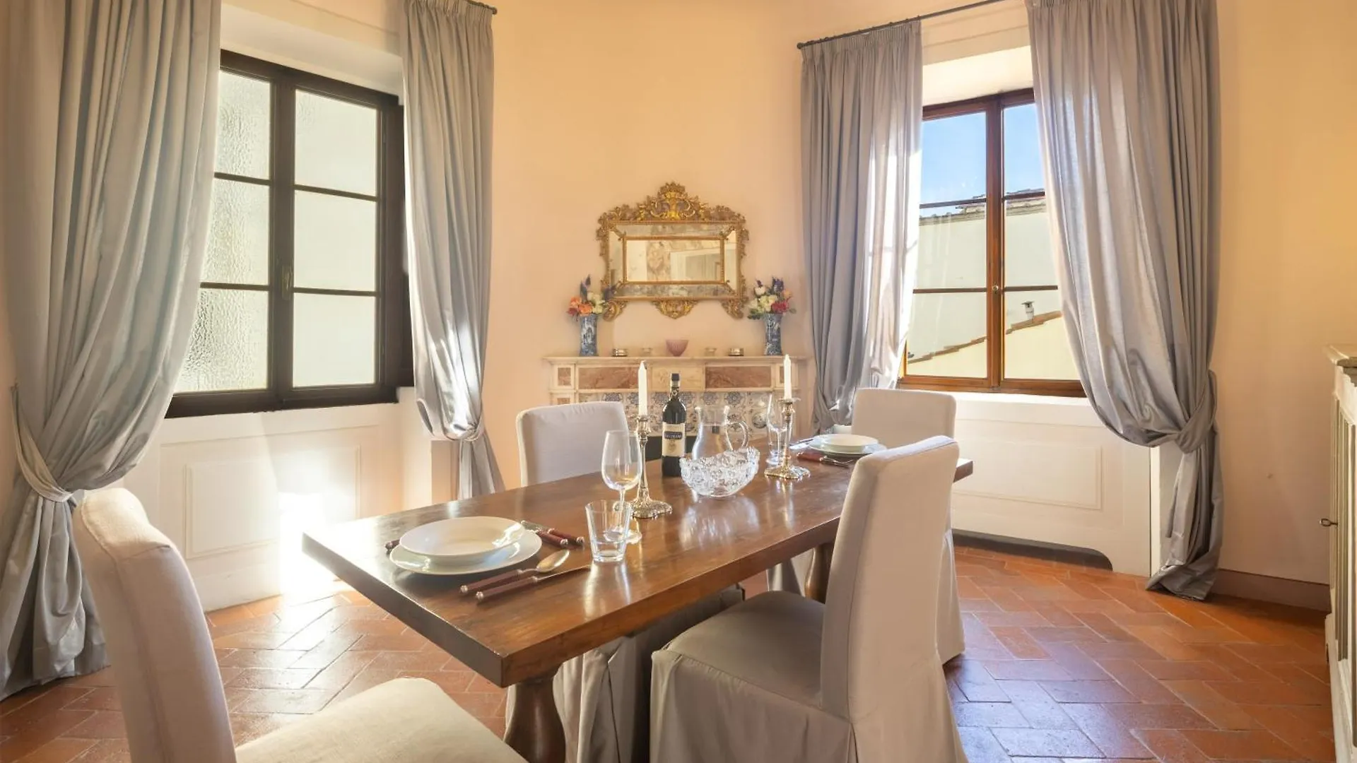 Apartment Ricasoli Frescoes Florence
