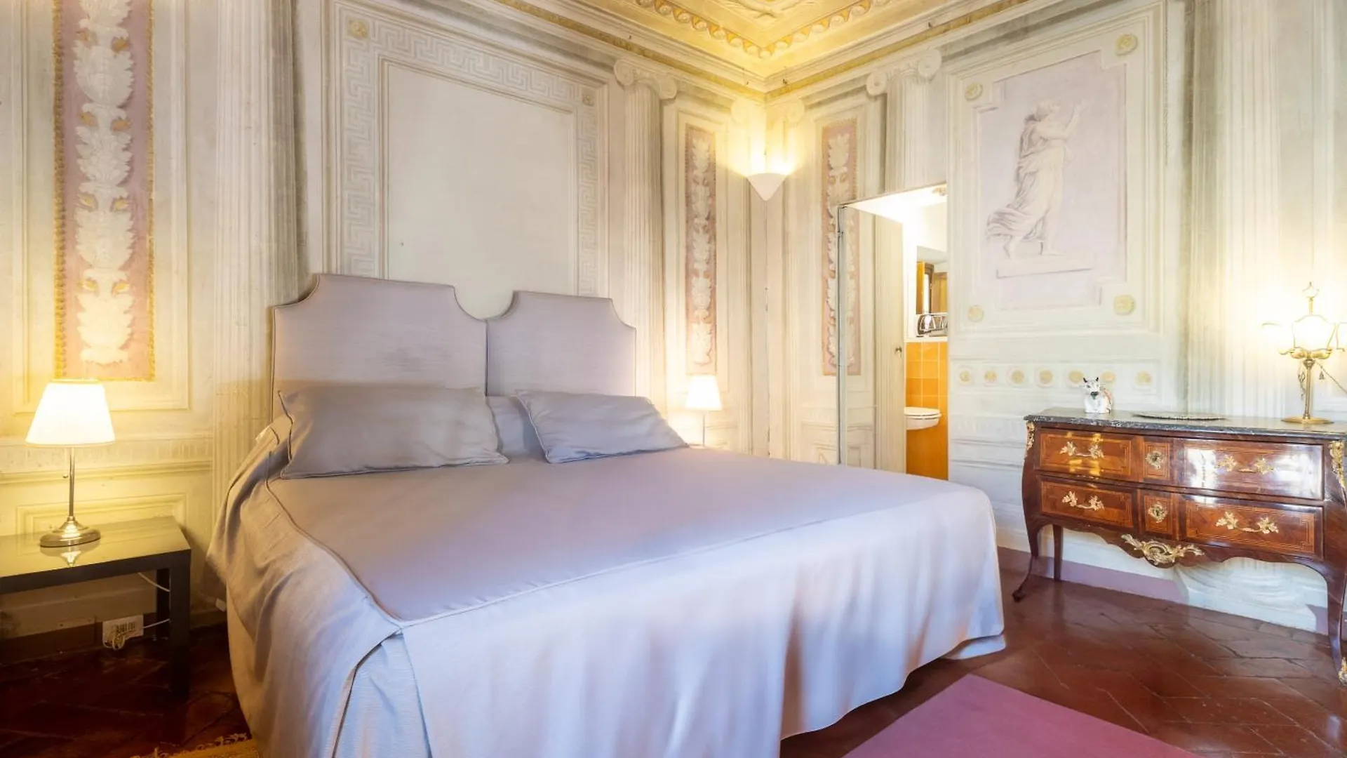 Ricasoli Frescoes Florence Apartment