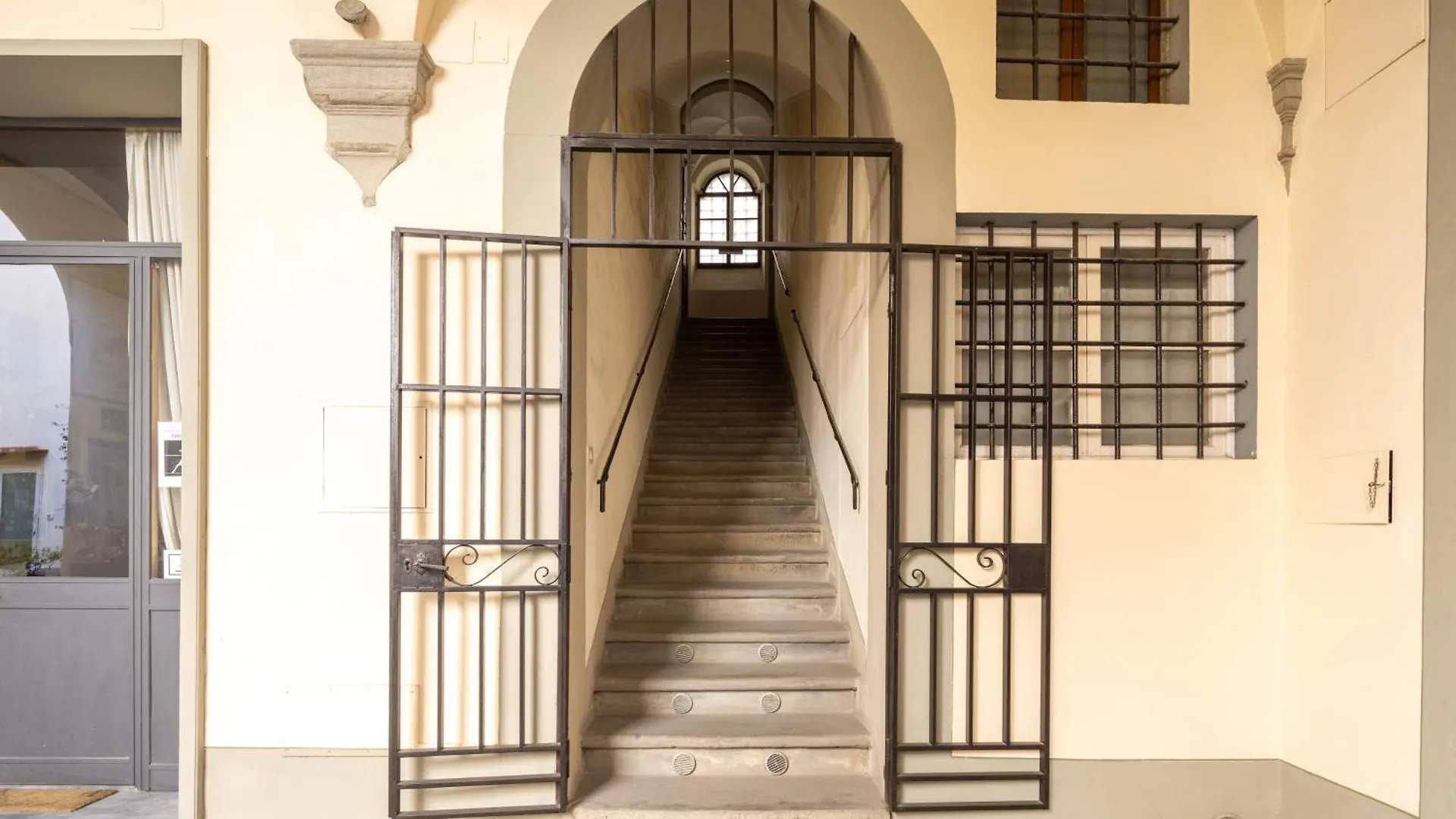 Apartment Ricasoli Frescoes Florence