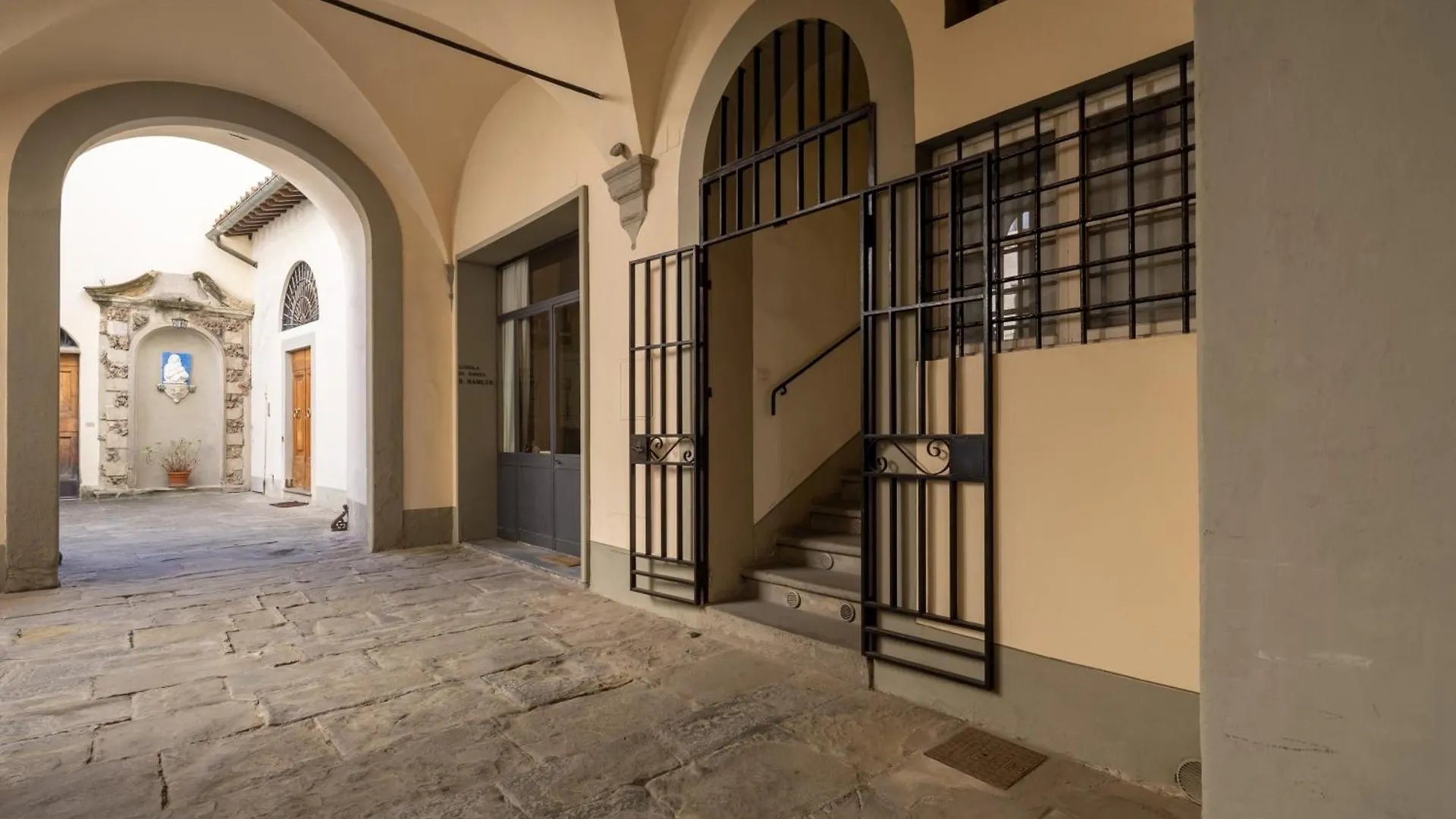 Ricasoli Frescoes Florence 0*,