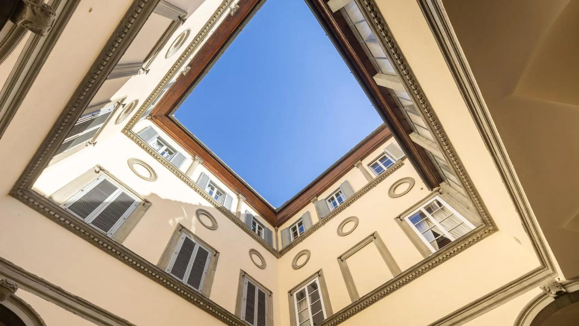 Ricasoli Frescoes Florence Apartment